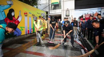 DLH Kota Bandung “All Out” Kawal Kebersihan Saat Laga dan Pawai Persib