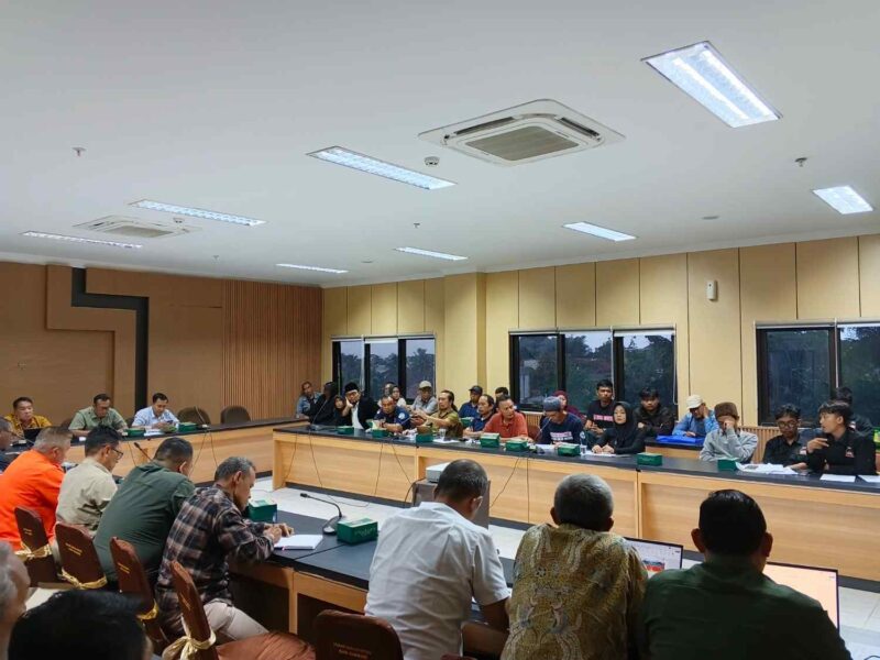 Rapat Dengar Pendapat (RDP) yang digelar DPRD Kabupaten Cianjur, Selasa (14/4/2026), (Foto:Restu/Detikupdate.com)